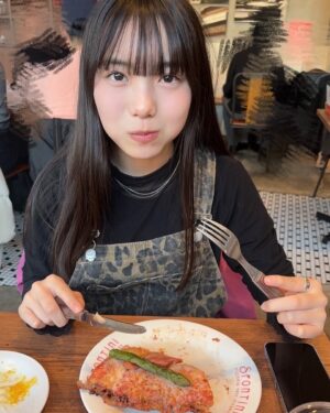 Kurumi Inagaki Instagram - .
土ドラ10「アンサンブル」2話
ご視聴ありがとうございます。
見逃してしまった方は#TVer #hulu で配信中です。
2話から#宇井咲良 役で出演させていただいています。
.
次回3話は…ダブルデート…🫢
#土ドラ10
#アンサンブル
#稲垣来泉 
.
.
.
｡.ﾟ :✿｡.ﾟ🍓｡.ﾟ :✿｡.ﾟ🍓｡.ﾟ :✿｡.ﾟ
.
先日、姉妹でお出かけしてきました😊
姉がたっくさん写真撮ってくれました。
ご飯を食べたり、プリクラを撮ったり…
姉→私、私→姉へ
お互いにブレスレットを作りあったり！！
すっごく楽しかった〜！
今度はどこ行こうかなっ
.
.
.
#デジカメ