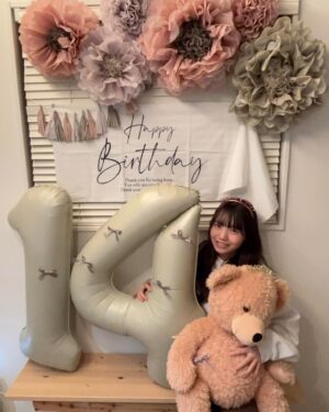 Kurumi Inagaki Instagram - .
.
14歳になりました·͜· ❤︎
.
.
たくさんのお祝いのメッセージやコメント
誕生日おめでとう投稿など
本当にありがとうございます！
すごくすごく嬉しいですっ🍓ྀི
.
.
.
14歳も変わらず
応援してくださる皆様に恩返しができるよう
今しかできない事を焦らず
私らしく前向きに頑張っていきたいです。
今年も全力で楽しい1年にしたいです！！
.
.
.
#お誕生日
#14歳
#1月5日生まれ 
#稲垣来泉
.
.
.
最後の写真は3歳の時です。
ずっとクレープが大好きです。
食べ方が独特✨