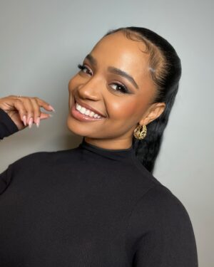 Kyla Pratt Instagram - Glam for #PAFF

@eliven.q 
@a1hair_concierge 

🥰