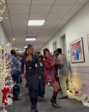 Kylie Jefferson Instagram - @jenniferhudsonshow BTS 🫡🪖💃🏽, catch us today!! The Six Triple Eight on @netflix tomorrow!!