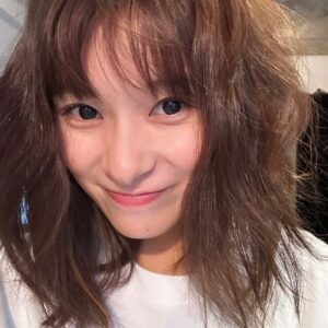 Kyoko Yoshine Instagram - 「まどか26歳、研修医やってます！」
本日第5話の放送です。

5話は救命救急科です。
とにかくバタバタ！
今までとはまた違う空気感です。
まどか、奮闘します！

私もリアタイできそうっ
それまで撮影頑張ります🌱

撮影中のあれこれ、です📷

#まどか26歳