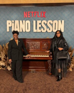 LaTanya Richardson Jackson Instagram - Last night my heart was full watching Director Malcolm Washington’s brilliant film adaptation of August Wilson’s play, The Piano Lesson.

Bravo to the Exceptional Cast & Crew. The Piano Lesson is a MUST WATCH streaming on @Netflix this Friday. 🙌🏾

My Girlfriends sure loved it: @thecookiej, @Jennifer_McHenry and @eularee 🥰