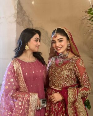 Laiba Khan Instagram - Ab khush sb ? 🌚
👗 @umshabyuzmababar 
Styling / @hassanabdullahofficial 

#kaffara 
#geotv 
#7thskyentertainment