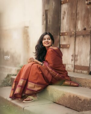 Lakshmi Unnikrishnan Instagram - Sometimes ,tradition feels like home stitched into fabrics
📸 @mr_hyde.__ 
.
.
.
#traditional #saree