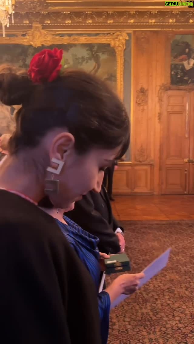 Laleh Pourkarim - 8.4K Likes -