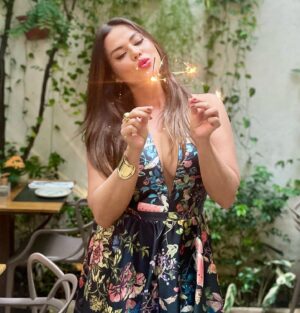 Laryssa Dias Instagram - Meu Aniversário ✨🎂🌟🥂
15.01.2025 
Eu comemoro muito, me emociono, reúno todos que eu amo, como bolo e agradeço 🙏🏻
Hoje será a quarta-feira mais animada do planeta!!!!
E só estou começando as comemorações por aqui!!! Hihihi 💫✨
Que seja leve e intenso, que seja luminoso e amoroso 🤍
Lary ✨

Make up by incrível @laiseallmeida @fiodecordel__ 
Bolo que amo by @tica.mel 

#mybirthday #aniversário #laryssadias #mood #2025