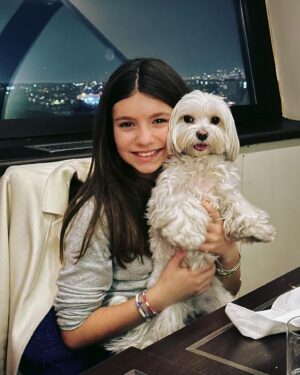 Laura Pausini Instagram - 12 anni 🎂🎁🎉
Paola ❤️
Sei il posto più bello che ho visto sulla mappa del mondo.. quello che tra tutti preferisco e in cui farò sempre ritorno 📍
Buon Compleanno Ragazzina mia 😍