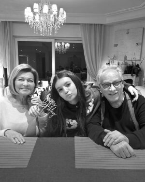 Laura Pausini Instagram - 12 anni 🎂🎁🎉
Paola ❤️
Sei il posto più bello che ho visto sulla mappa del mondo.. quello che tra tutti preferisco e in cui farò sempre ritorno 📍
Buon Compleanno Ragazzina mia 😍
