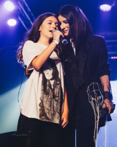Actress Laura Pausini HD Photos and Wallpapers February 2025