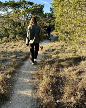 Laurel Holloman Instagram - Austin Trails with the pups and Lola