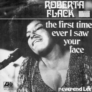 Lauryn Hill Instagram - Whitney Houston once said to me that Roberta Flack’s voice was one of the purest voices she’d ever heard. I grew up scouring the records my Parents collected. Mrs. Flack was one of their favorites and quite instantly became one of mine as soon as I was exposed to her. She looked cool and intelligent, gentle and yet militant. The songs she recorded from ‘Compared To What’ to ‘The First Time Ever I Saw Your Face’ to her version of ‘Ballad Of The Sad Young Men’ fascinated me with their beauty and sophistication. Mrs. Flack was an artist, a singer-songwriter, a pianist and composer who moved me and showed me through her own creative choices and standards what else was possible within the idiom of Soul. Killing Me Softly, a song Mrs. Flack didn’t write, but made hugely popular became the song that catapulted myself and the Fugees into household phenomena. We wanted to honor the beauty and brilliance of this song and her performance of it to our generation. I will forever be grateful for the sensitivity and delicate power of her Love and Artistry. Rest in Grace Beloved One. 🌹
