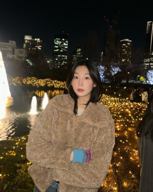 Lee Seo-bin Instagram - 🙄