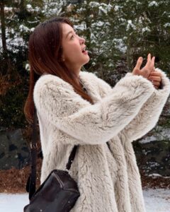 Actress Lee Si-young HD Photos and Wallpapers February 2025