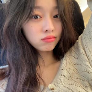 Lee Soo-min Instagram - 셀카 좀 늘었지요🥹