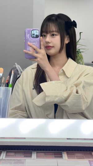 Lee Yoo-jin Instagram - 예쁜 척 못하게쏘용 쌤,,, ₍ᐢ.ˬ.⑅ᐢ₎ 💓