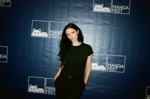 Lera Abova Instagram - Mangafest Sevilla.
I felt truly happy that day, so I wanted to share some BTS moments from this heartwarming event with you.
Even though I was sick as a dog the night before, the city welcomed me with open arms. I never imagined strangers could show so much care and appreciation. Thank you all for coming to see me and talk to me. Something shifted in me for the better - holding your hands, hearing your life stories, and seeing your smiles. Just watching you be so full of joy does something to a person. 

Special thanks to the @mangafest team and MARIA, my amazing interpreter - I wouldn’t have been able to communicate for shit without her. 

Merry Christmas to everyone celebrating. This day is especially meaningful to me because it’s my mother’s birthday - a bond and admiration I can’t even begin to describe. I wouldn’t be here without her. Or better said, anywhere.

To those without a warm home or loving family this time of year, whose lives have been changed or loved ones lost: every soul deserves to feel safe and secure. One day, I truly believe we’ll live in a kinder world.

For now, let’s treasure the love around us, the food on our tables, and the roofs over our heads.
