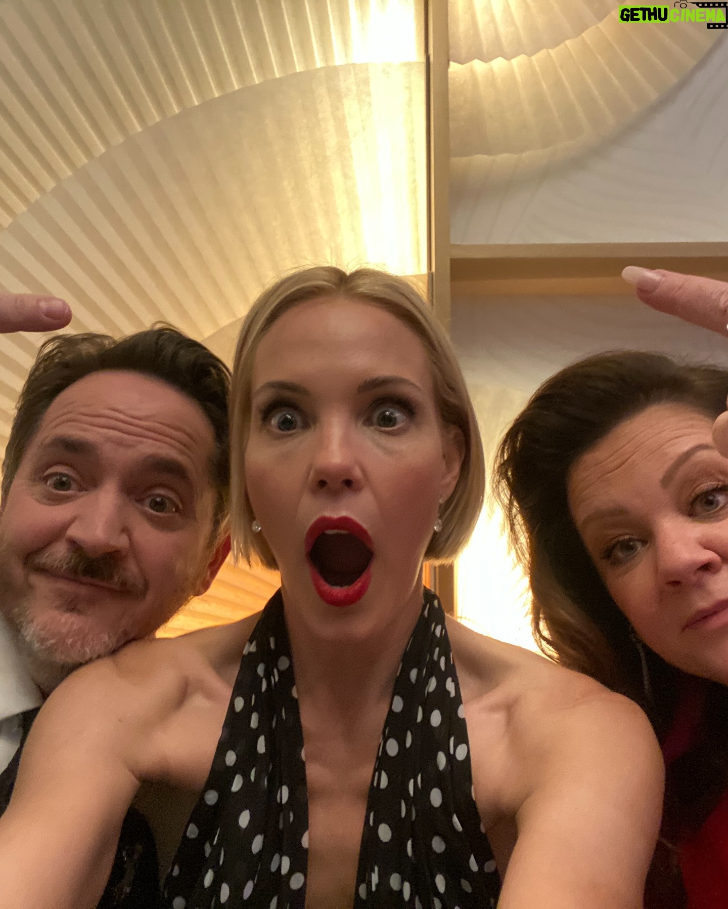 Leslie Bibb - 8.6K Likes - 2024 was electric...
i am so grateful for the people, the adventure, the travel, the work, the experiences, all of it...
here's to a wild 2025...
stay curious...
🤍
ps: the last clip really sums up the year with one of my favorite discoveries from the year...
@aimeelouwood #bangkok