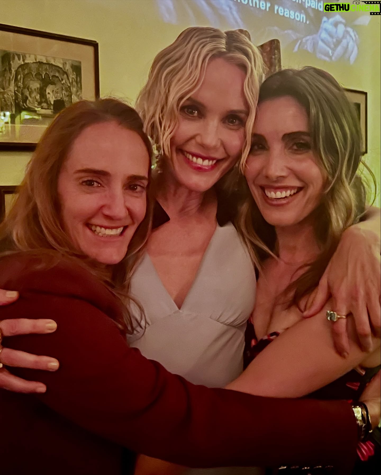 Leslie Bibb - 8.6K Likes - 2024 was electric...
i am so grateful for the people, the adventure, the travel, the work, the experiences, all of it...
here's to a wild 2025...
stay curious...
🤍
ps: the last clip really sums up the year with one of my favorite discoveries from the year...
@aimeelouwood #bangkok