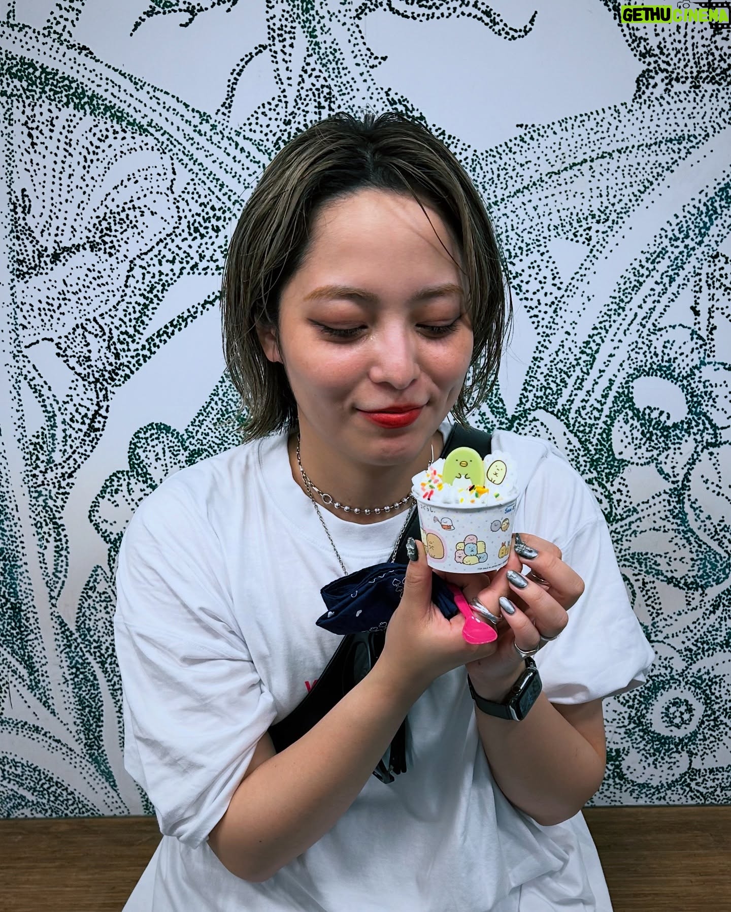 Licaxxx - 6.7K Likes - 33歳になりました!誕生日🎂12/25!ありがとうございます!クリスマスパーティできてよかった、感謝!年末年始も皆さん遊んでください!来年もいっぱいみんなで音楽を聴いたり飲んだりしたい。ずっと好きな音楽やっていきます。Happy Holidays!!