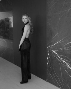 Actress Lilly Krug HD Photos and Wallpapers February 2025