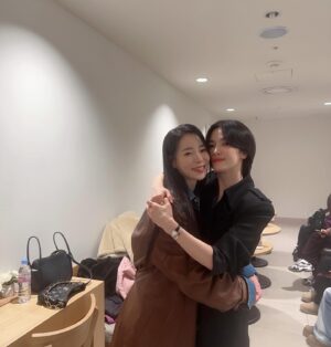 Lim Ji-yeon Instagram - 교언니화이팅선배님화이팅❤️🩷

#검은수녀들