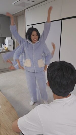 Lim La-la Instagram - 남편 앞에서 현타오는 체대와이프의 상하이로맨스 챌린지💜
Shanghai Romance Challenge in front of my husband
 #엔조이커플 #상하이로맨스 #couple #couplegoals