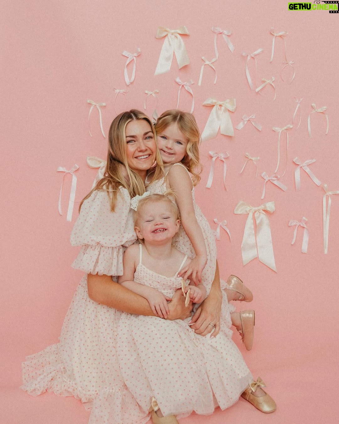 Lindsay Arnold - 94.9K Likes - Happy Valentine's Day 💕💕 I will cherish these photos with my sweet girls forever 🫶🏻
@ambitcreative
#momanddaughters #girlmom #mommyandme