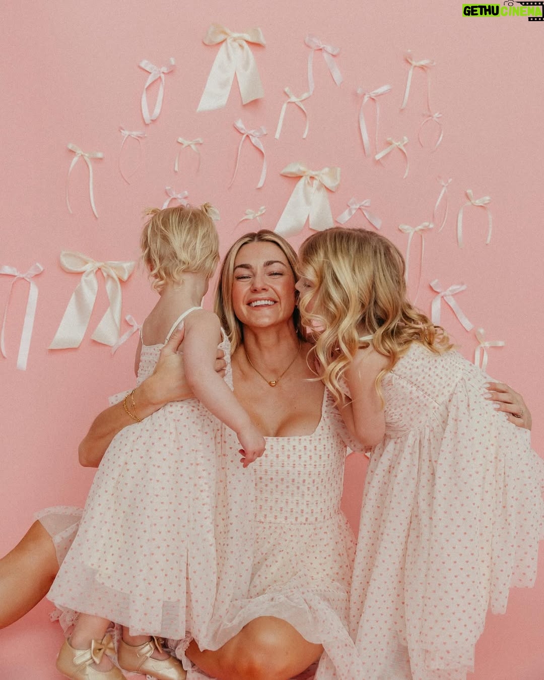 Lindsay Arnold - 94.9K Likes - Happy Valentine's Day 💕💕 I will cherish these photos with my sweet girls forever 🫶🏻
@ambitcreative
#momanddaughters #girlmom #mommyandme