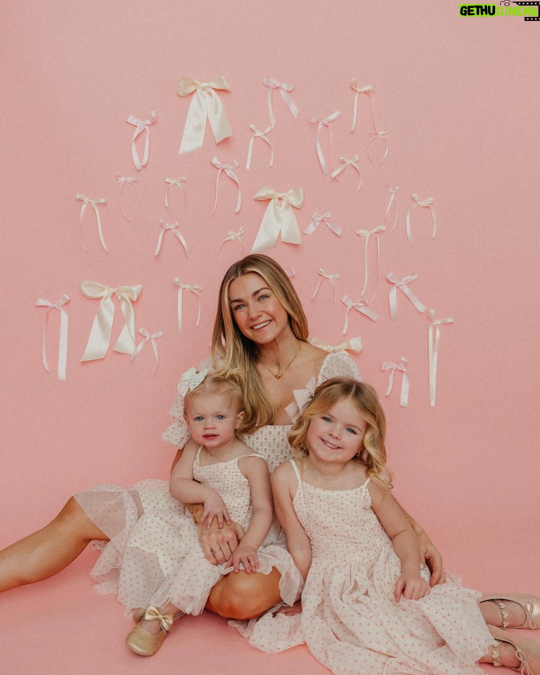 Lindsay Arnold - 94.9K Likes - Happy Valentine's Day 💕💕 I will cherish these photos with my sweet girls forever 🫶🏻
@ambitcreative
#momanddaughters #girlmom #mommyandme