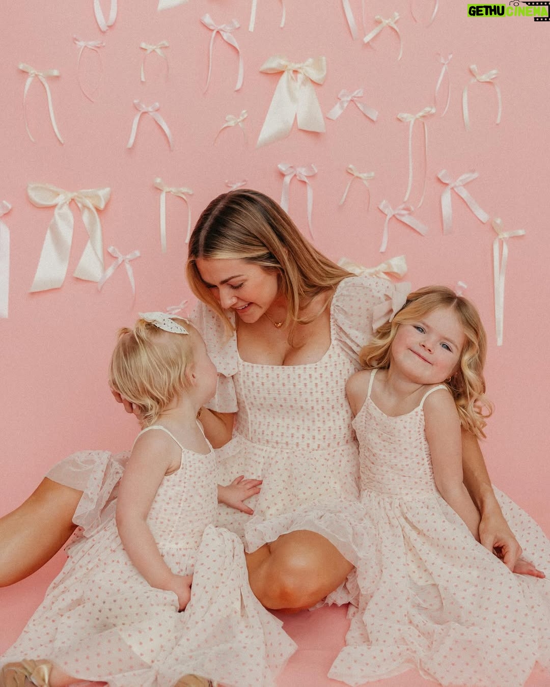 Lindsay Arnold - 94.9K Likes - Happy Valentine's Day 💕💕 I will cherish these photos with my sweet girls forever 🫶🏻
@ambitcreative
#momanddaughters #girlmom #mommyandme