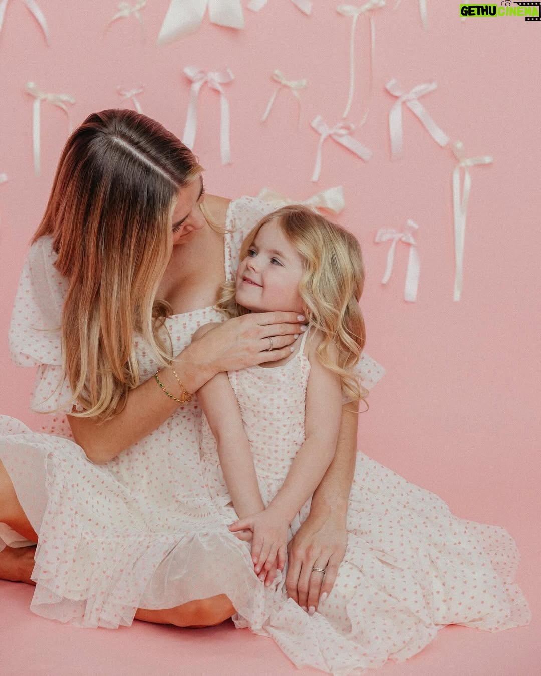 Lindsay Arnold - 94.9K Likes - Happy Valentine's Day 💕💕 I will cherish these photos with my sweet girls forever 🫶🏻
@ambitcreative
#momanddaughters #girlmom #mommyandme