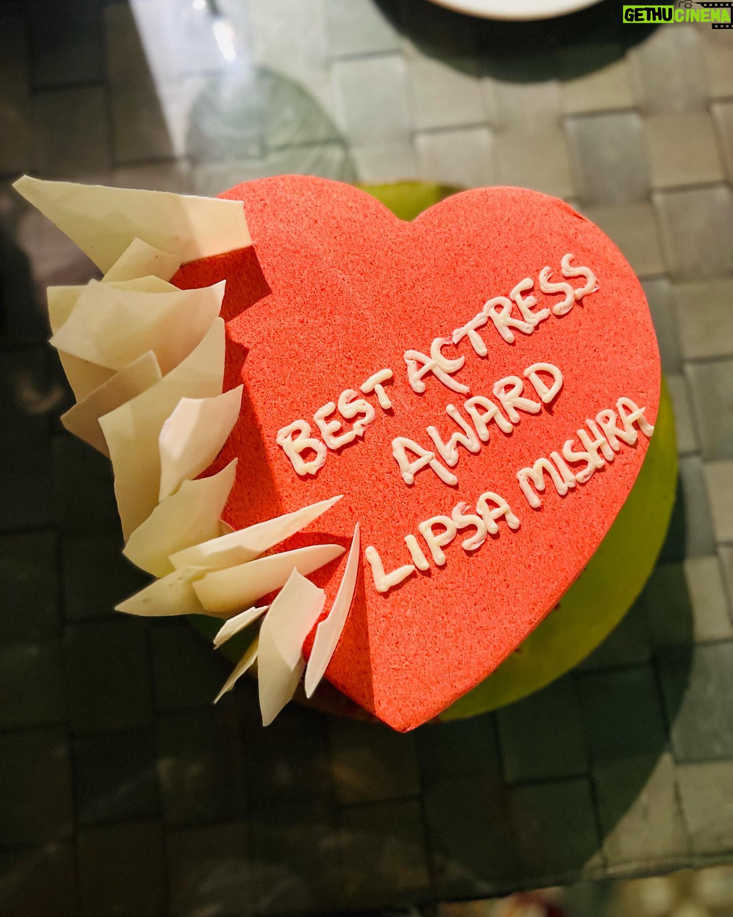 Lipsa Mishra - 18.2K Likes - What a great day I had.
Got my dream STATE AWARD🥇 
Best actress for the telefilm RANGEELA BOHU📺 .
#statesward #bestactress #hardwork #hardworkpaysoffs #happy #happyday #happyme #actorslife  #lipsamishra #lipsamishraactor