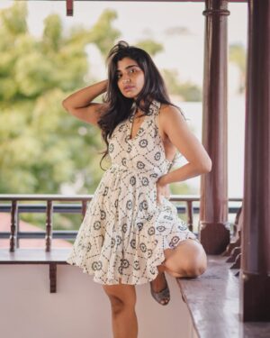 Lisha Chinnu Instagram - 🖤 🤍