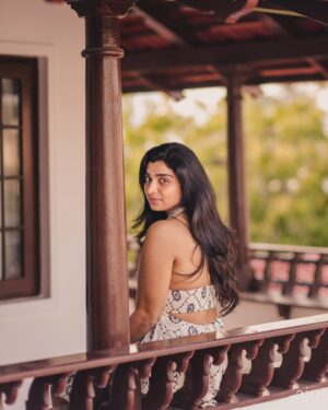 Lisha Chinnu Instagram - 🖤 🤍