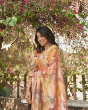 Lisha Chinnu Instagram - Your imagination is your preview of life’s coming attractions!
.
.
 #manifest 
Stylist & creative director @ratikhavenugopal @flauntbyratikha 
DOP @mramvigneshphotography 
Muah @seldonartistry @saisubha_hairstylist 
Location @sppgardens