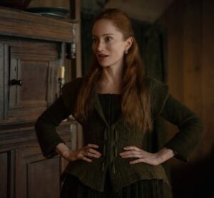Lotte Verbeek Instagram - #Droughtlander is finally over! Y’all ready for @outlander_starz 7 season part 2?? Geillis sure is 😉 enjoy!
