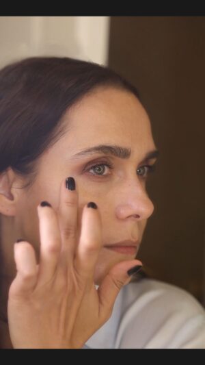 Lucrezia Guidone Instagram - Sono giorni di lavoro intensi qui a Napoli e amo concedermi dei momenti in cui prendermi cura di me stessa.

Defence My Age Pearl di BioNike mi accompagna al mattino e la sera riequilibrando il cortisolo e preservando la luminosità e il tono della mia pelle.

Grazie @bionikeofficial

#BioNike #DefenceMyAgePearl #ADV
