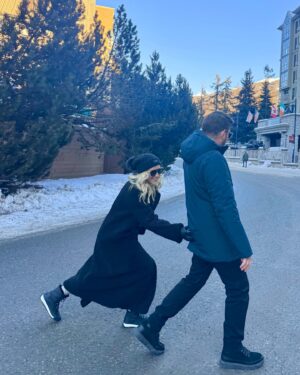Luisana Lopilato Instagram - Spent the day with my beautiful wife, in one of the most beautiful places on earth, Whistler BC. We love this place and to think it’s just 90 minutes from home is unreal. 

Pasé el día con mi hermosa esposa en uno de los lugares más hermosos del mundo, Whistler BC. Nos encanta este lugar y pensar que está a solo 90 minutos de casa es increíble
