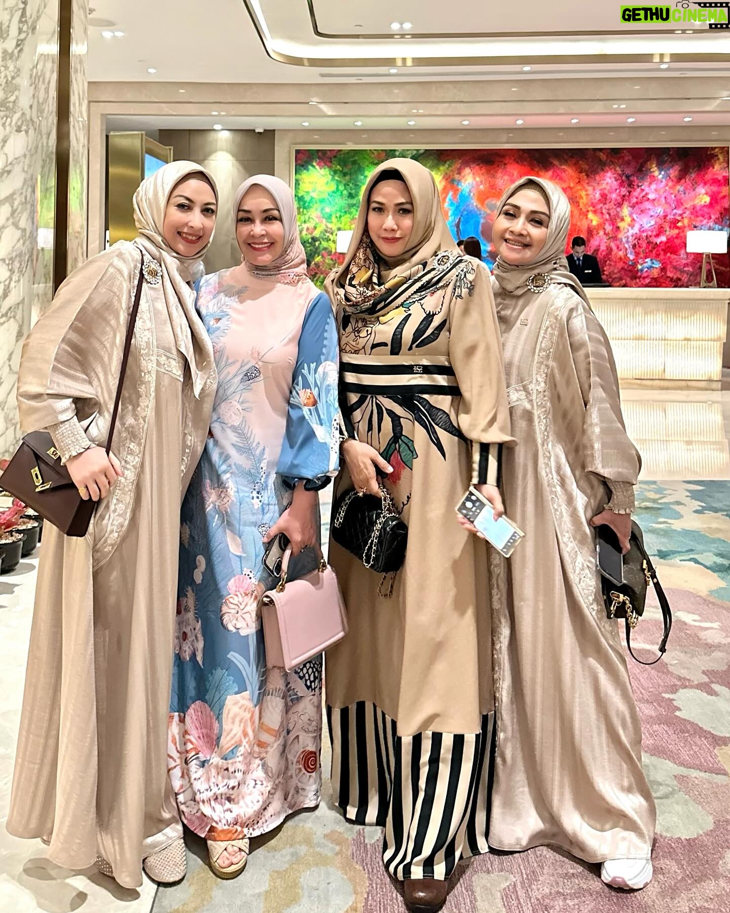 Lulu Zakaria - 222 Likes - Di acara @ifa.indonesiafashionaesthetic semalam bersama Kesayanganku 🪸🪸
@hapsarianissa29
@lucky_resha
@luluzakaria70