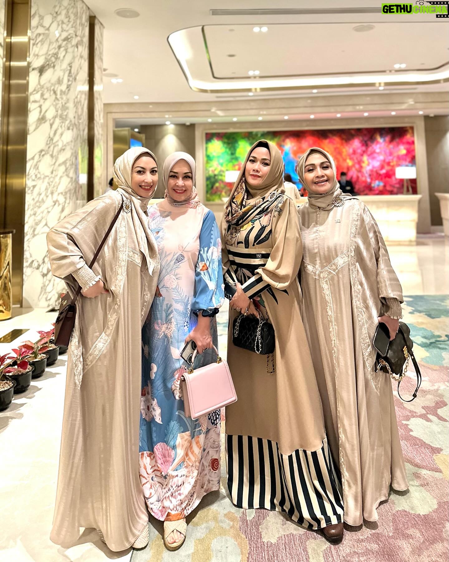 Lulu Zakaria - 222 Likes - Di acara @ifa.indonesiafashionaesthetic semalam bersama Kesayanganku 🪸🪸
@hapsarianissa29
@lucky_resha
@luluzakaria70
