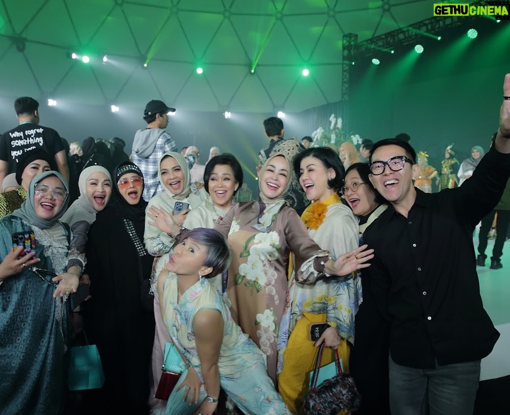 Lulu Zakaria - 199 Likes - Bersama mereka selalu seru & kocak 😄😄😄
@rieta_amilia
@mamitoko
@claprothbonnylouise
@gina.rachman
@hanny_vicenza
@luluzakaria70
@eddriantjhia
@f.agustina2508
@susi.s.meliala
@albasithasalsabila
@idalemanofficialnew