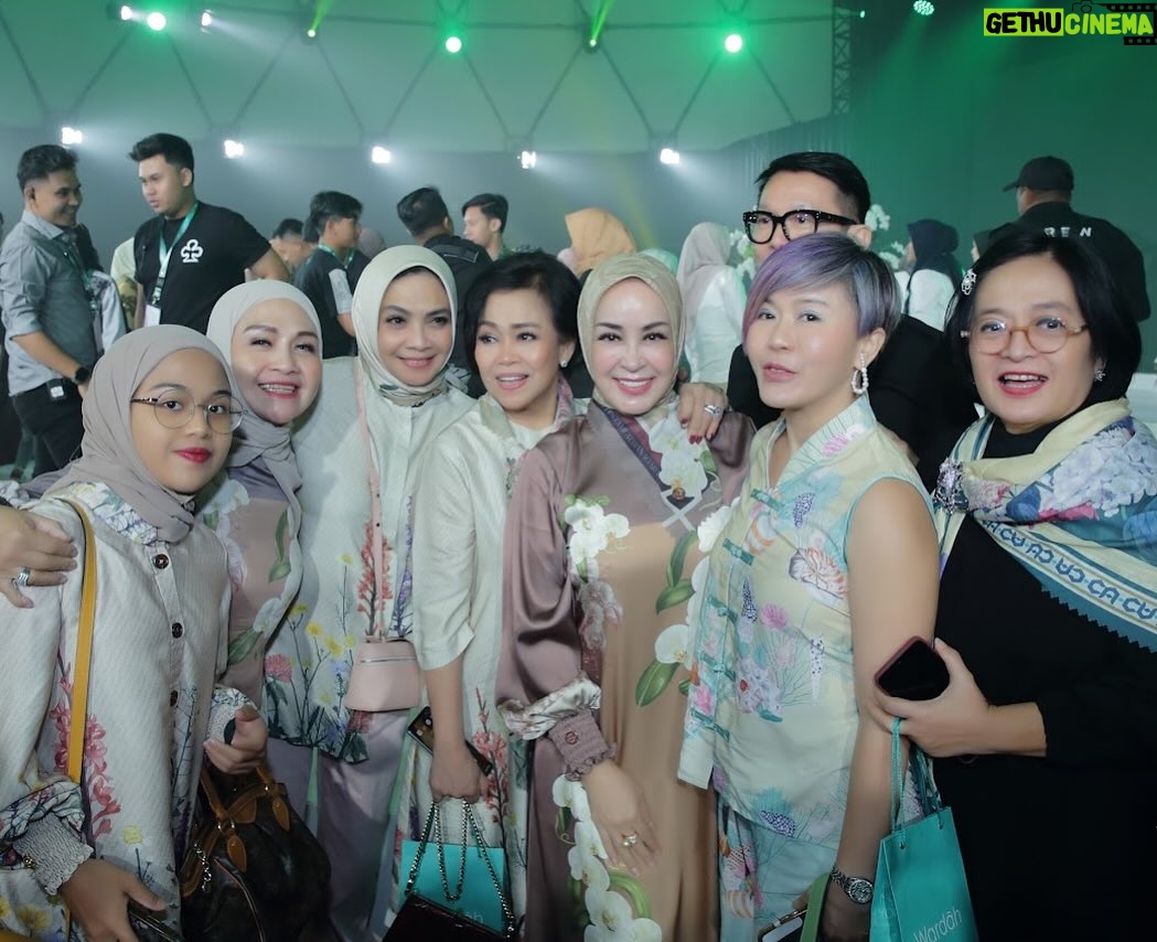 Lulu Zakaria - 199 Likes - Bersama mereka selalu seru & kocak 😄😄😄
@rieta_amilia
@mamitoko
@claprothbonnylouise
@gina.rachman
@hanny_vicenza
@luluzakaria70
@eddriantjhia
@f.agustina2508
@susi.s.meliala
@albasithasalsabila
@idalemanofficialnew