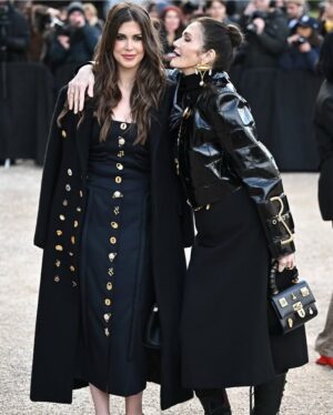 Lynda Carter Instagram - I had the most fabulous time with my girl @jessica.carter.altman at @schiaparelli this Paris Couture Week 🫶
📷: @instylemagazine