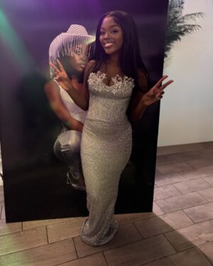 Lyric Hurd Instagram - My Sweet 16 was a dream! Huge thanks to everyone who came out! #lyricsrenaissancesweet16

Dress: @rm67_ 
Hair: @envistudiosxsalondcv 
MUA: @konceptsbykinze