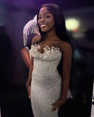 Lyric Hurd Instagram - My Sweet 16 was a dream! Huge thanks to everyone who came out! #lyricsrenaissancesweet16

Dress: @rm67_ 
Hair: @envistudiosxsalondcv 
MUA: @konceptsbykinze