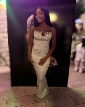 Lyric Hurd Instagram - My Sweet 16 was a dream! Huge thanks to everyone who came out! #lyricsrenaissancesweet16

Dress: @rm67_ 
Hair: @envistudiosxsalondcv 
MUA: @konceptsbykinze
