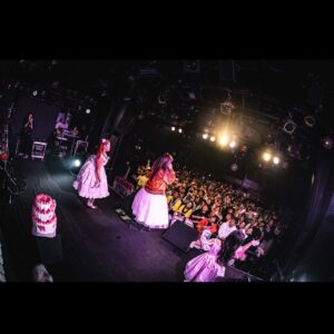 MINMI Instagram - 名古屋！サイッコウ！
夏のTOURの追加公演といいながらガラリと変わったセットリストや新メンバーWIJLYもいたり、DJMALが復活したり。昨日は名古屋だけのスペシャルもあって喜んで頂けたかな？♡ ファンからの大きなお花、差し入れや手紙をありがとう♡励みとパワーになる💐九州ら四国や地元から集まってくれたファンのみんなありがとう！
初めて来てくれた方も嬉しい！
ゲストのRED SPIDER JESSICA 望蘭みらんも最高でした！ありがとうございました！