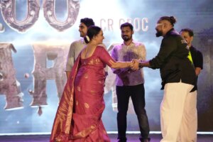 Maala Parvathi Instagram - @armthemovie 100 Days Success Celebration! ⚡

@jithin_laal @tovinothomas @sujithnambiar_thiyarath @harishuthamanofficial @iamlistinstephen

#ARM #MagnumOpus #TovinoThomas #ListinStephen #MagicFrames