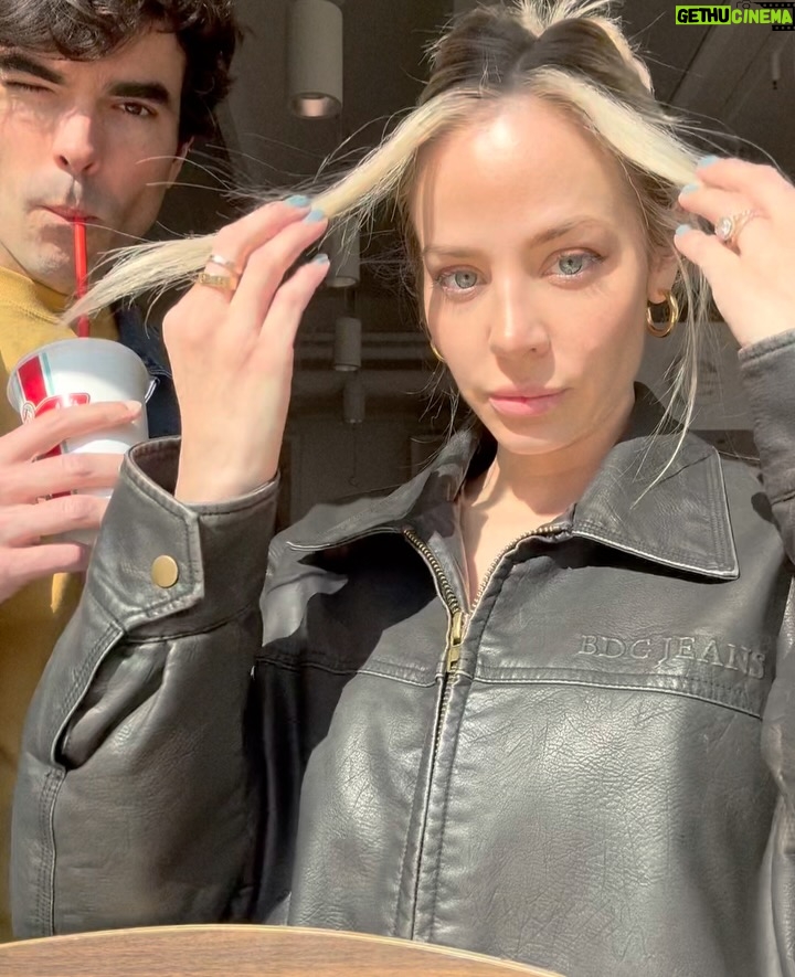 MacKenzie Porter - 6.3K Likes - 2 weeks ago we had ZERO monthly listeners and today we just hit 1 MILLION!!! Monday we go back into the studio to cut our second song 😜. From our lil fam..thank you so much for coming along with us 🙏🏻