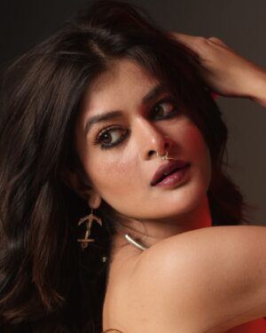 Madhumita Sarcar Instagram - 🍂🍁

@subhadeep.dhar 
@prosen_makeup_designer 
@sara_laskar_